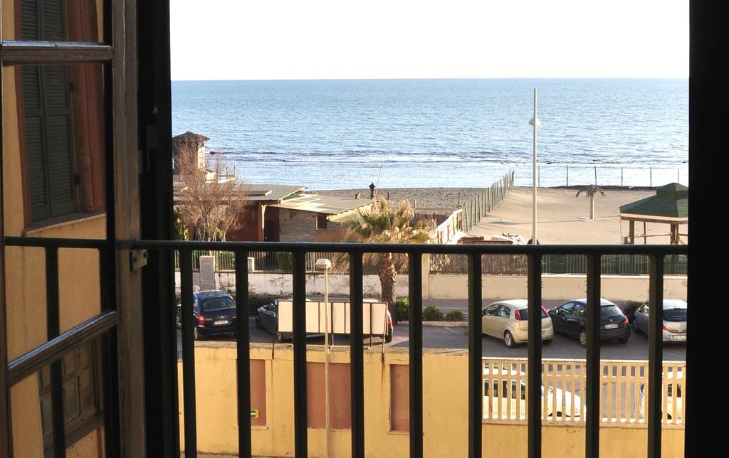 Litus Roma Hostel Lido di Ostia Exterior photo View of the sea from a balcony in the city