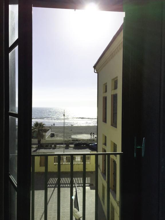 Litus Roma Hostel Lido di Ostia Exterior photo View of the beach from the hotel