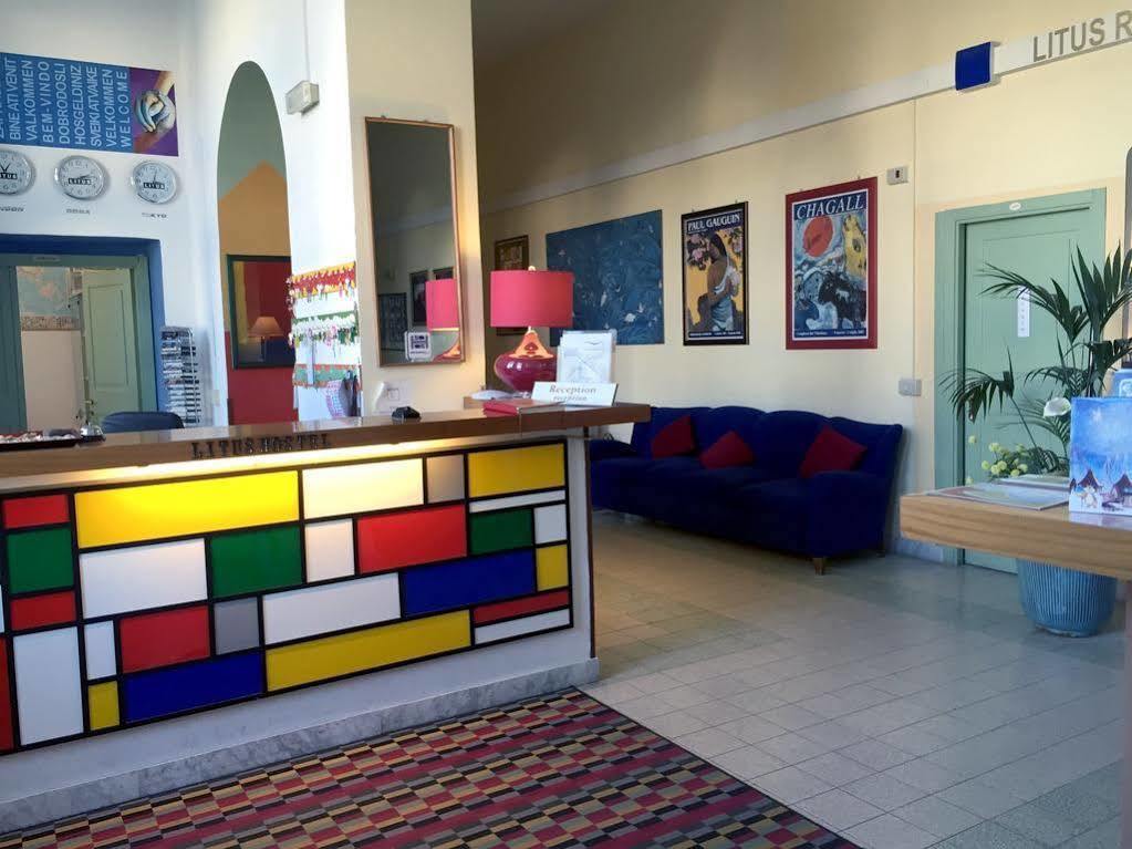Litus Roma Hostel Lido di Ostia Exterior photo Reception